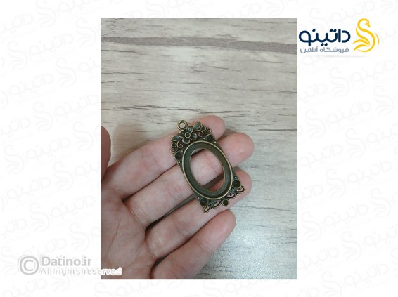 عکس قاب گردن آویز طرح گل کفه دار مربعی زرد قلم 19706 - انواع مدل قاب گردن آویز طرح گل کفه دار مربعی زرد قلم 19706