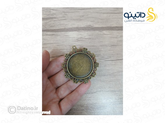 عکس قاب گردن آویز طرح گل دایره ای زرد قلم 19708 - انواع مدل قاب گردن آویز طرح گل دایره ای زرد قلم 19708