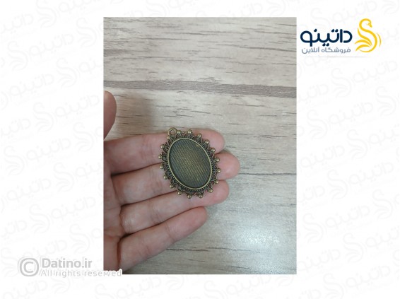 عکس قاب گردن آویز طرح دار بیضی زرد قلم 19731 - انواع مدل قاب گردن آویز طرح دار بیضی زرد قلم 19731