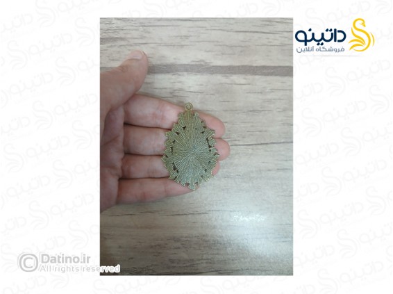 عکس قاب گردن آویز طرح گل رز و برگ بیضی زرد قلم 19735 - انواع مدل قاب گردن آویز طرح گل رز و برگ بیضی زرد قلم 19735