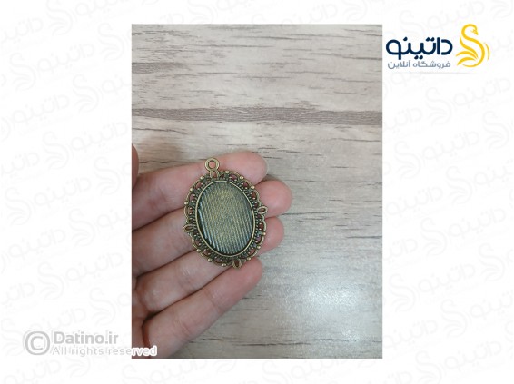 عکس قاب گردن آویز طرح دار بیضی زرد قلم 19747 - انواع مدل قاب گردن آویز طرح دار بیضی زرد قلم 19747