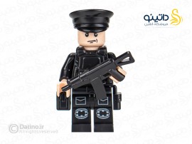 مینی فیگور پلیس عصبانی با سلاح Q3